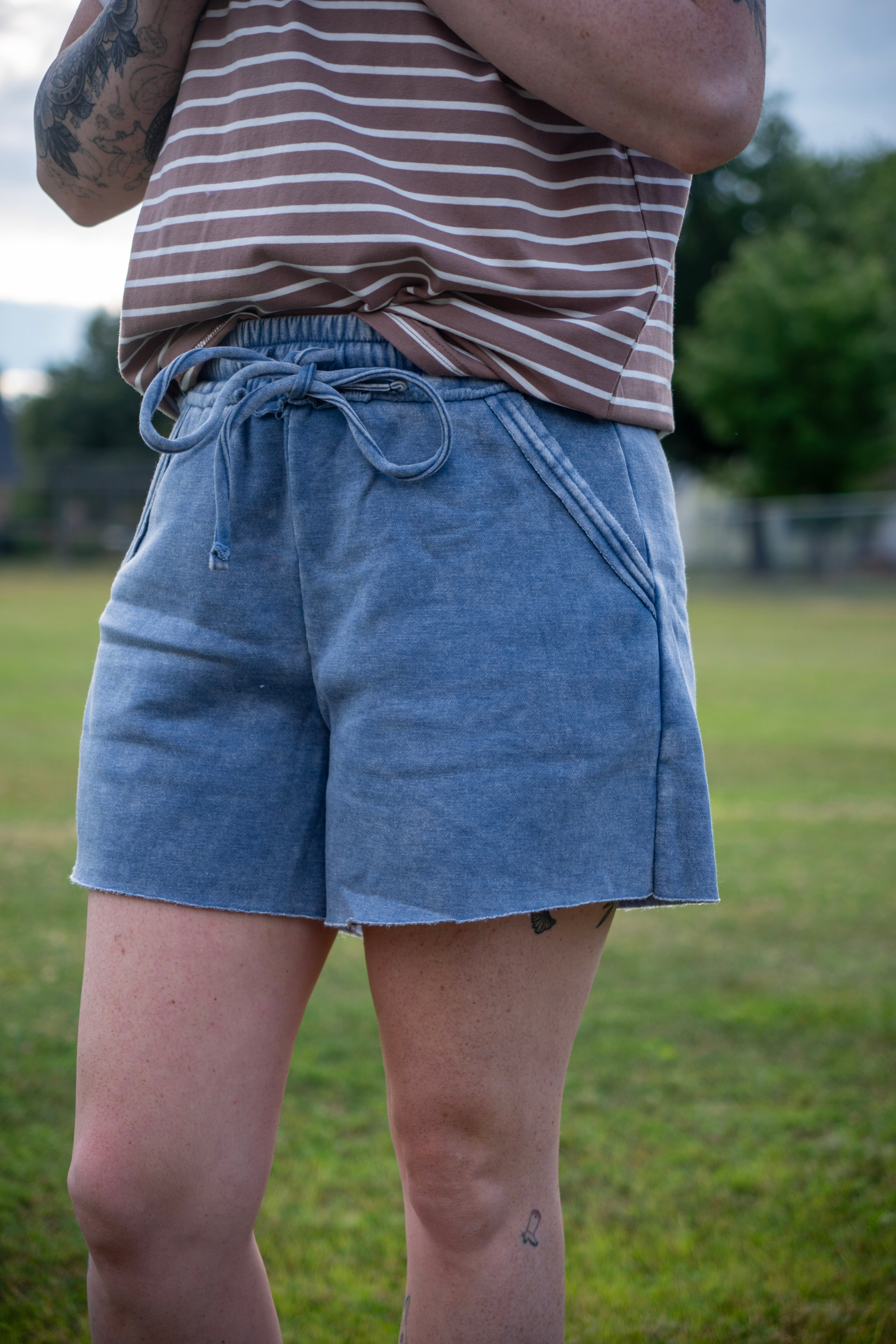 Acid wash fleece drawstring shorts with pockets